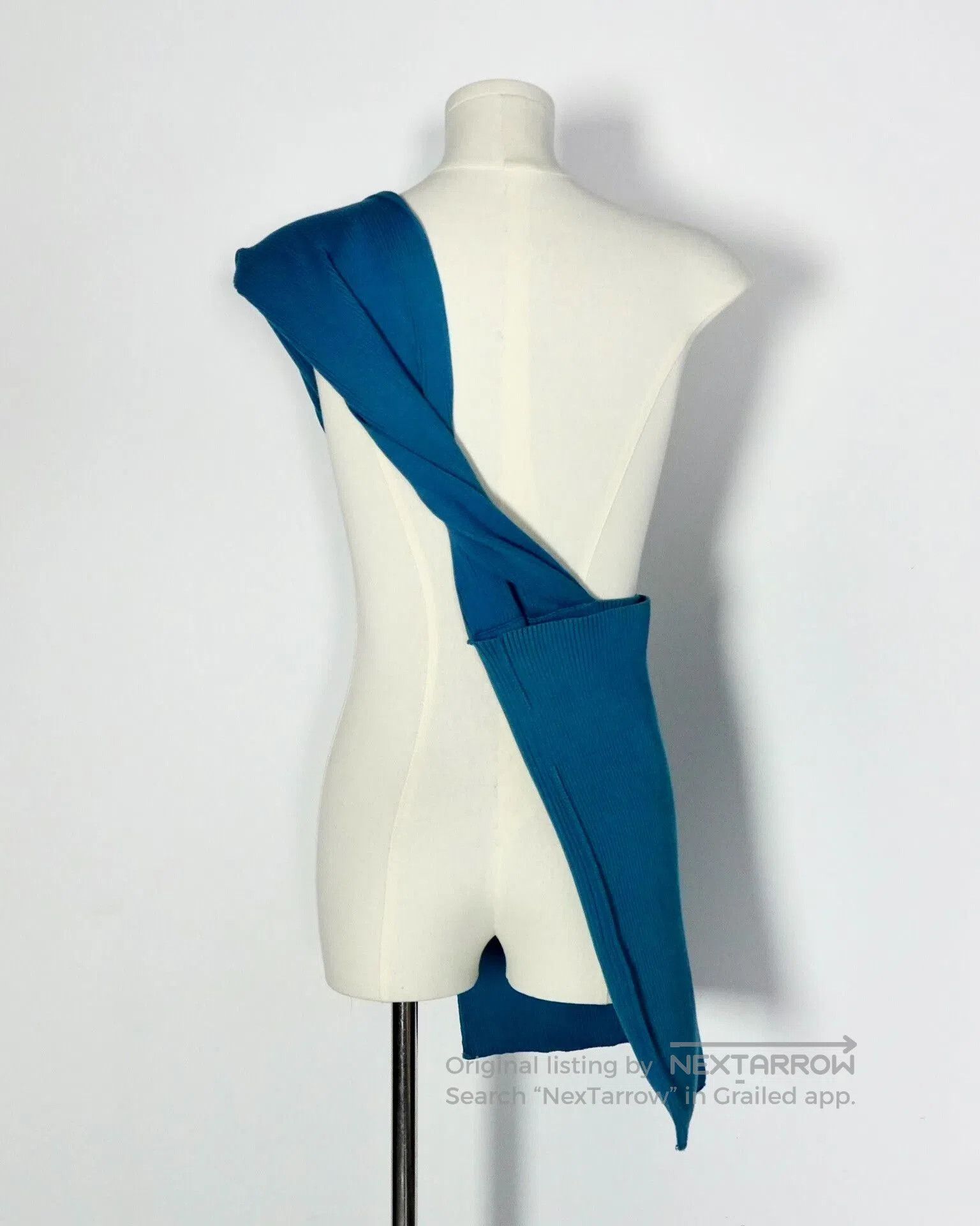 Pervert Blue Twisted Knit Bag by PERVERZE. Size ONE SIZE - 7 Thumbnail