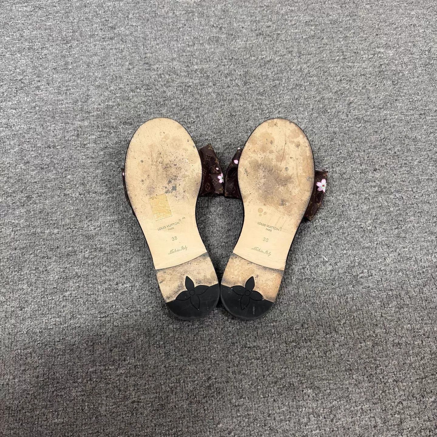 Louis Vuitton LV x Takashi Murakami Sakura Bow Slippers Size US 7.5 / IT 37.5 - 5 Thumbnail