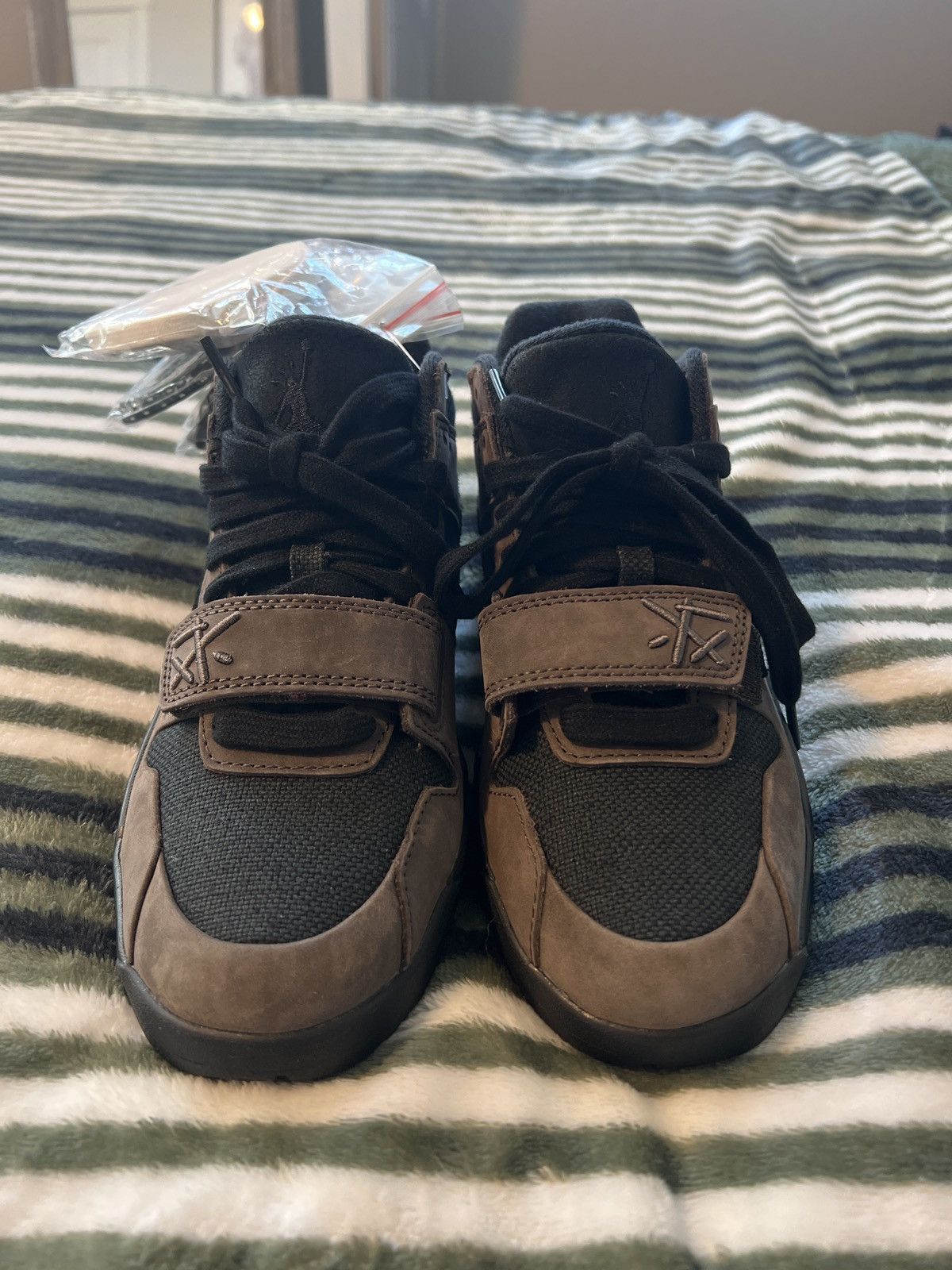 Jordan Brand × Travis Scott Jumpman Jack Dark Mocha Size US 6 / EU 39 - 3 Thumbnail
