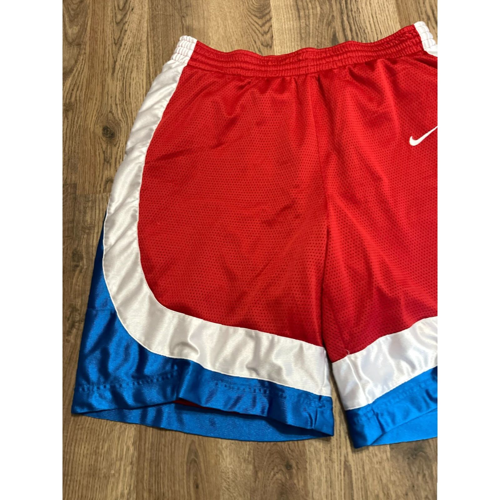 Nike VINTAGE Nike Shorts, Women's XL, Red White Blue, Logo, Basketball Shorts, Nike Size 40" / US 18 - 4 Thumbnail