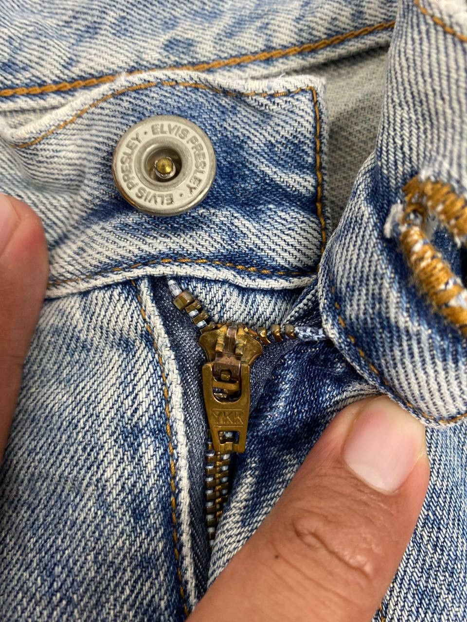 Vintage vintage elvis presley light wash distressed denim Size US 33 - 10 Thumbnail