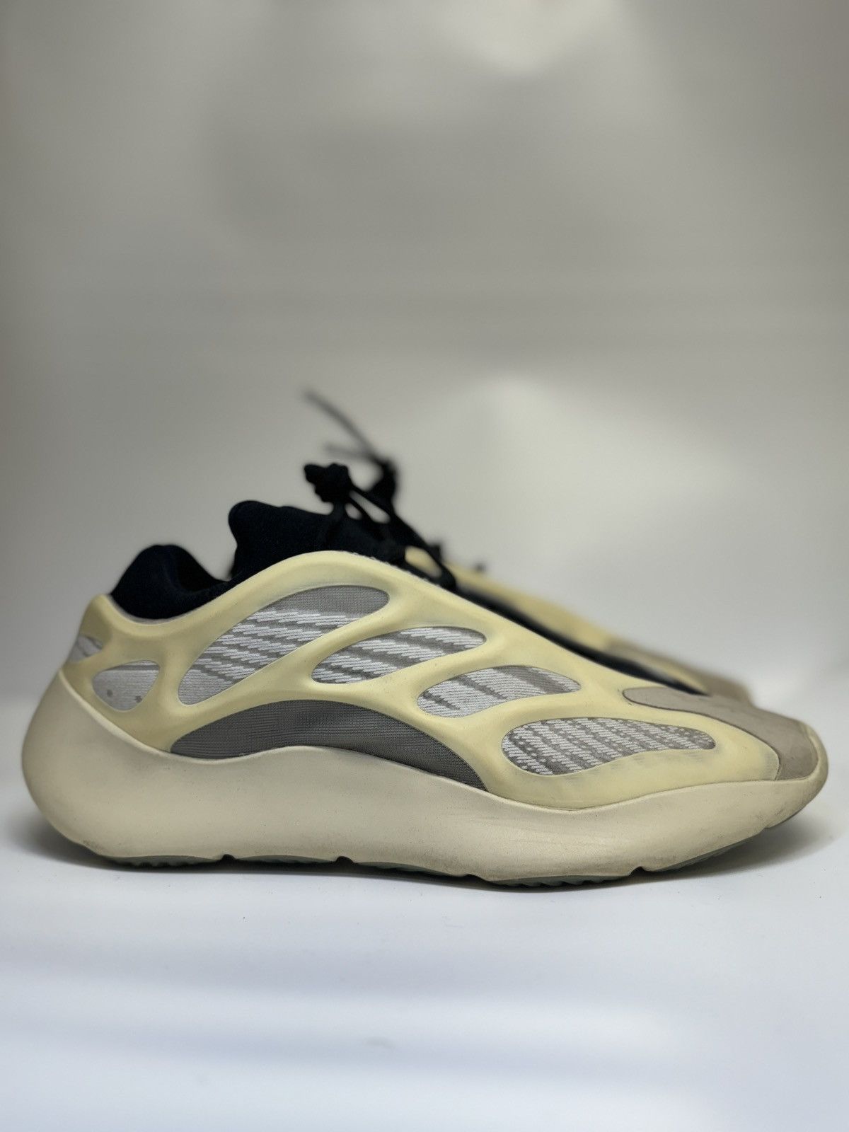 Adidas × Kanye West Yeezy 700 V3 Azael Size US 11 / EU 44 - 5 Thumbnail
