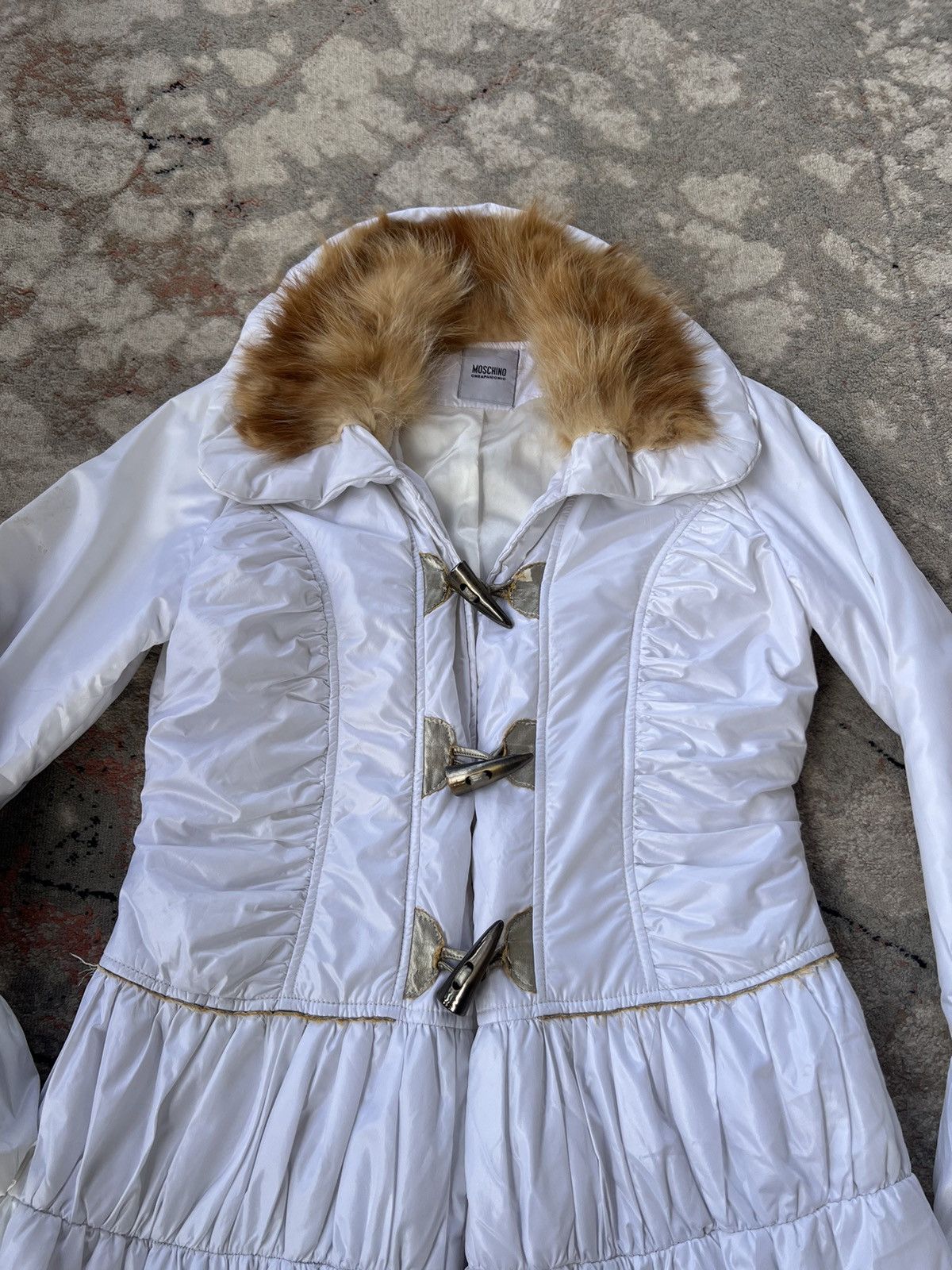 Moschino Moschino Cheap And Chic Fur Coat Size M / US 6-8 / IT 42-44 - 2 Thumbnail