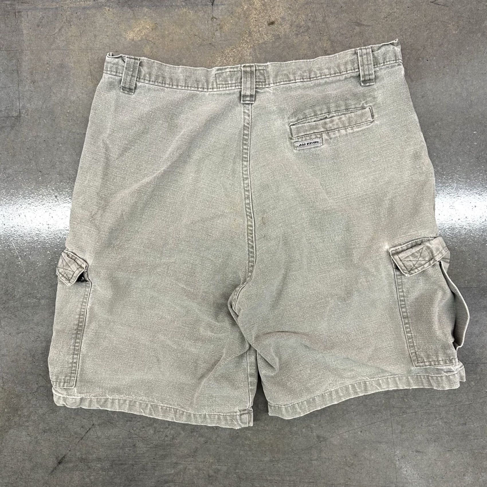 No Fear VINTAGE No Fear Cargo Shorts Men’s 34 Green Canvas 90s Y2K Skater Size US 34 / EU 50 - 3 Thumbnail