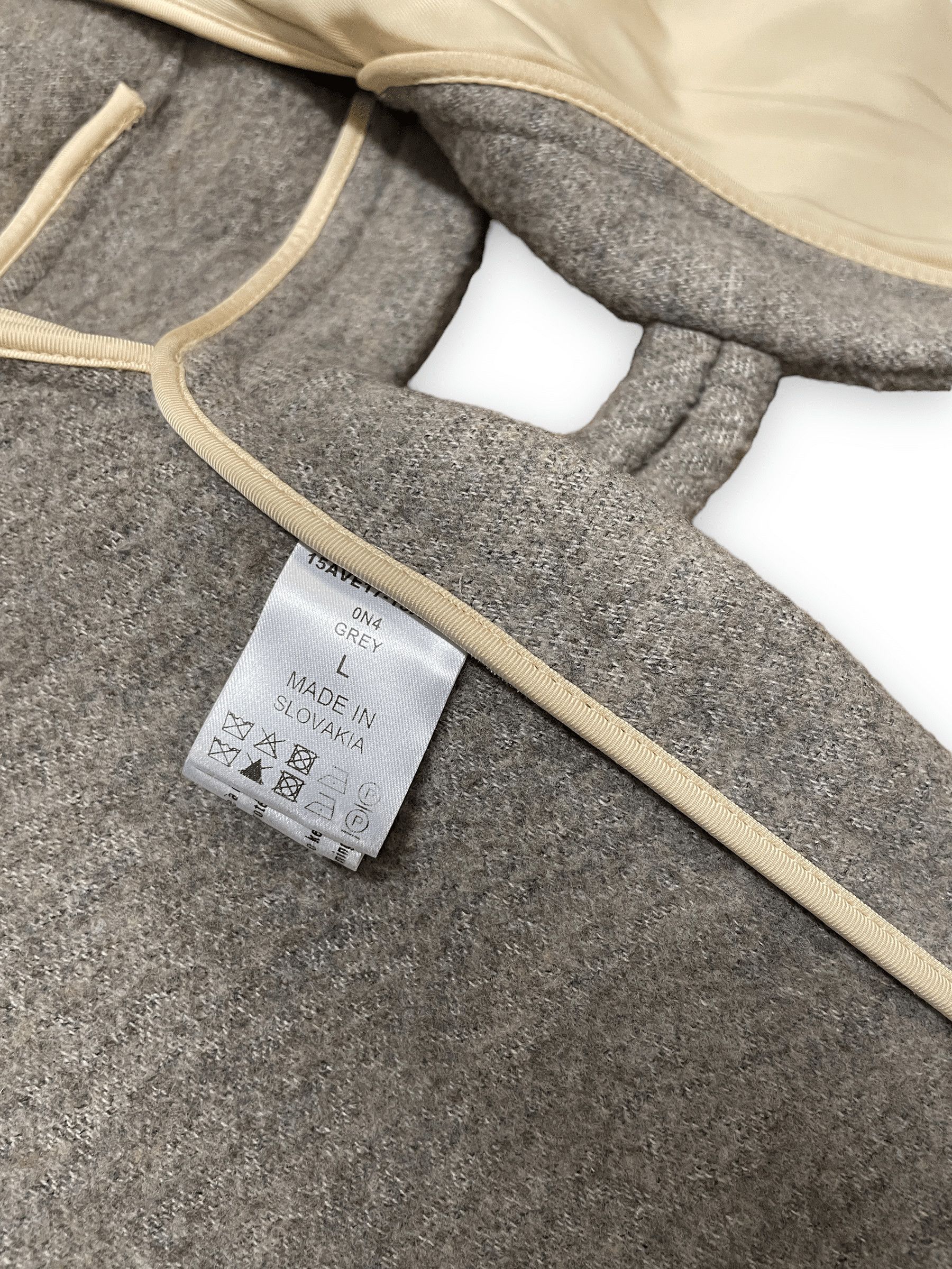 Chloe Vintage Chloe Designer Grey Capelet With Toggles Size L Size L / US 10 / IT 46 - 7 Thumbnail