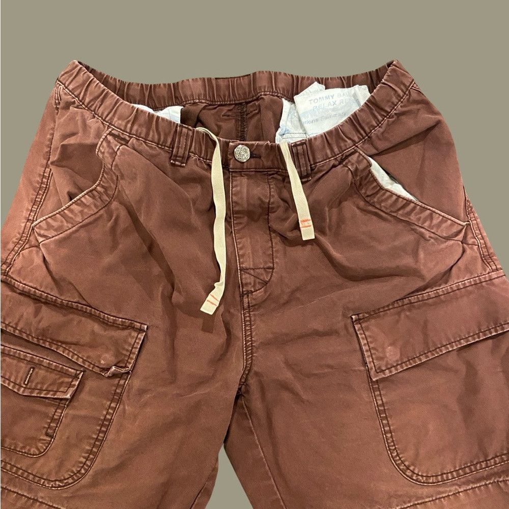 Tommy Bahama Rust Cargo Shorts with Adjustable Waistband Size US 35 - 2 Thumbnail