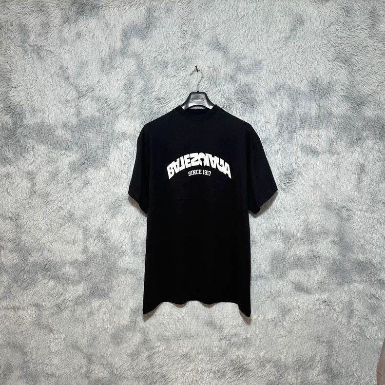 Balenciaga Balenciaga Embroidered reverse letter logo short sleeve T- Size US M / EU 48-50 / 2 - 1 Thumbnail