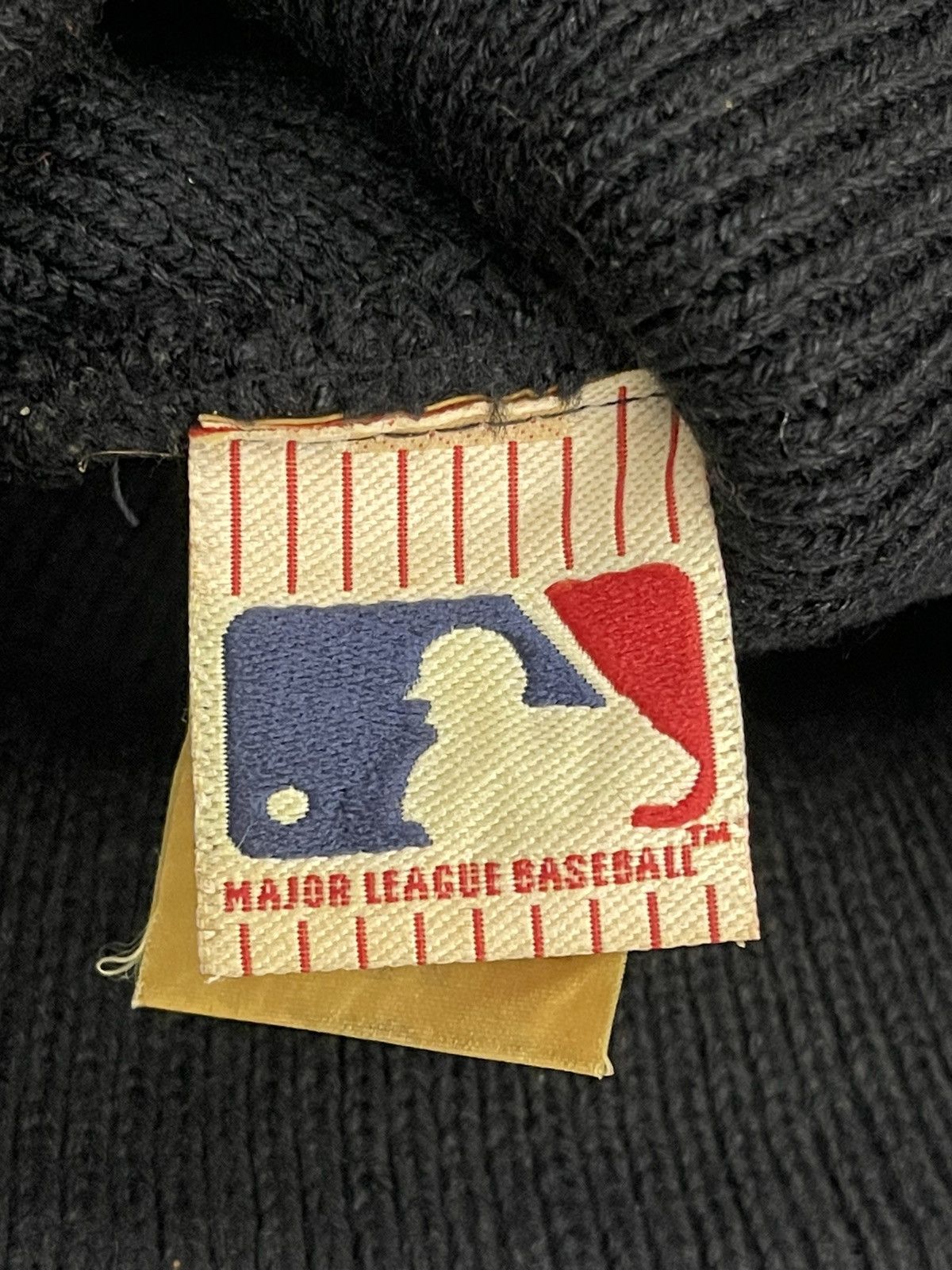 MLB ew York Yankees Black Beanie - Gold Outline Embroidered Logo Size ONE SIZE - 6 Thumbnail