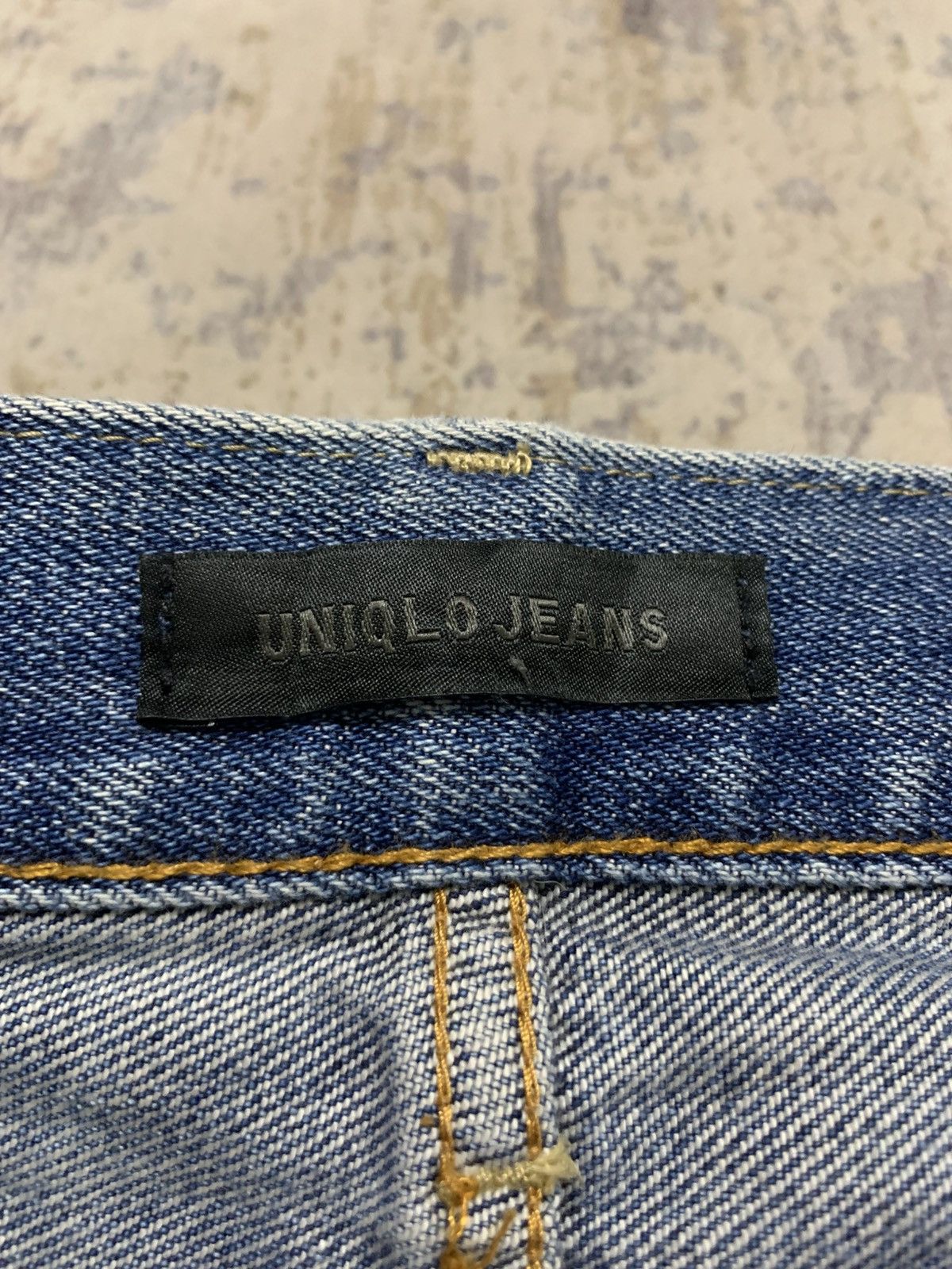 Uniqlo Vintage Uniqlo Faded Blue Washed Denim Size US 37 - 11 Thumbnail