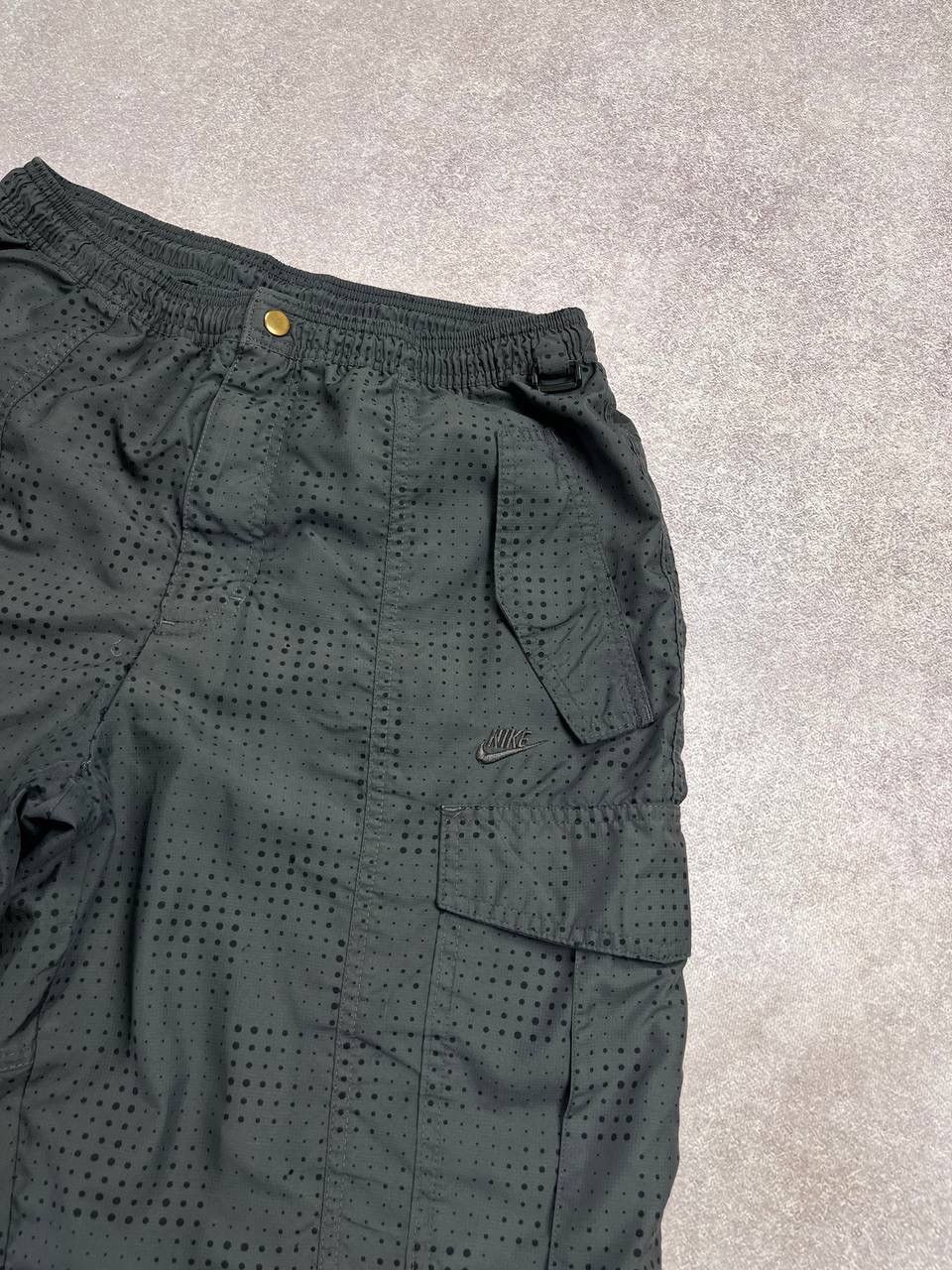 Nike × Vintage Vintage Nike Cargo Nylon Shorts Y2K Jorts M Size US 32 / EU 48 - 2 Thumbnail