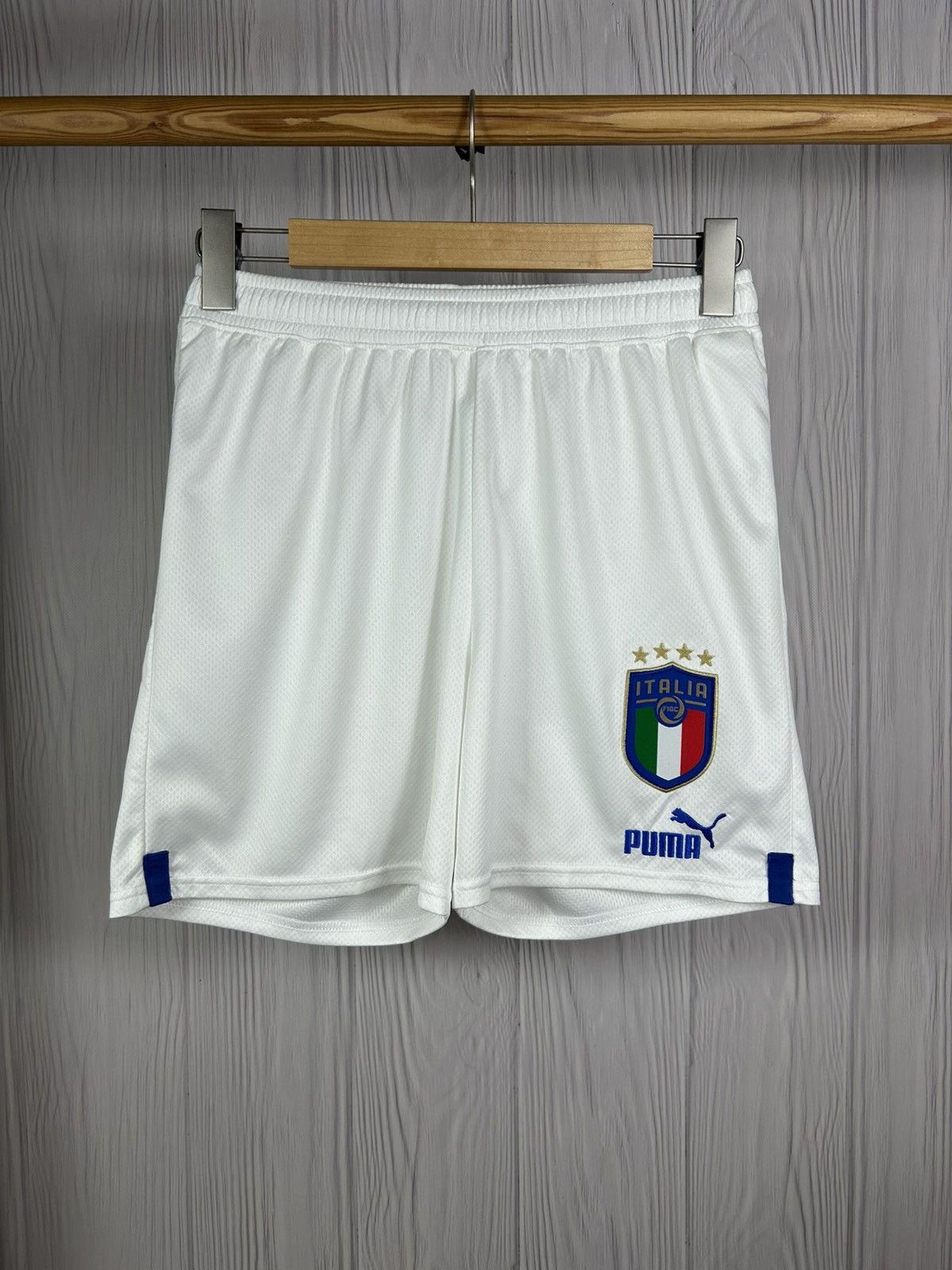 Puma Puma Italy 22/23 Boys White Soccer Shorts Size XL Boys Size US 30 / EU 46 - 1 Thumbnail