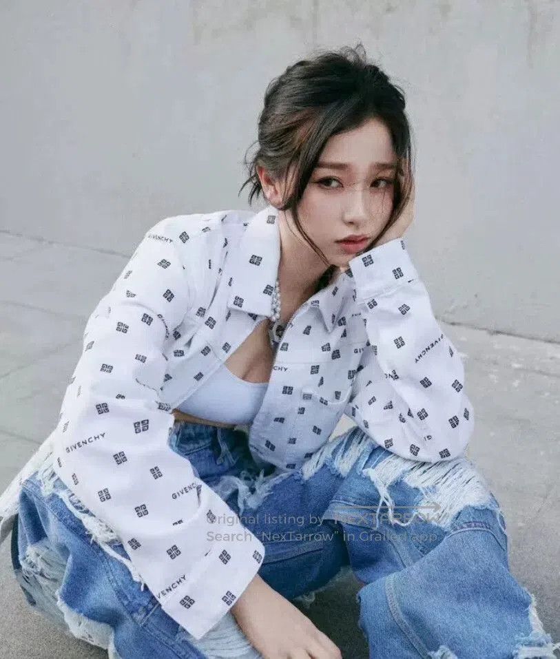Givenchy givenchy x disney white logo jacket. Size US XXS / EU 40 - 9 Thumbnail