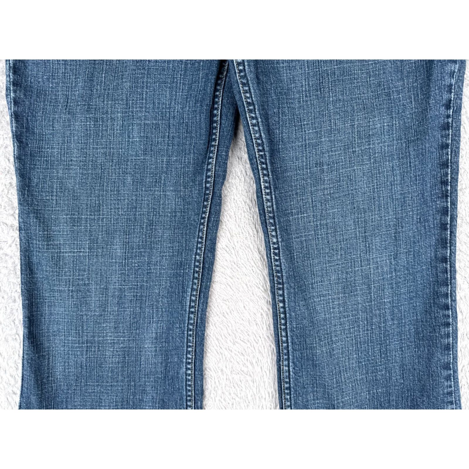 Levi's VINTAGE Levis Jeans Womens 12 Blue Denim Low Rise Bootcut Cotton Blend Medium Wash 32x29 Jeans Women Blue 90s Brand Levi's Mens (adjusted) Size 34" / US 12 / IT 48 - 3 Thumbnail