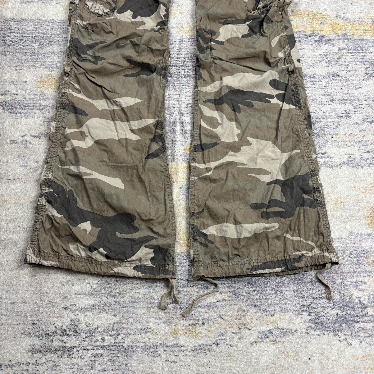 GOA Goa camouflage multi pocket flared cargo pants vkei style Size US 32 / EU 48 - 3 Thumbnail
