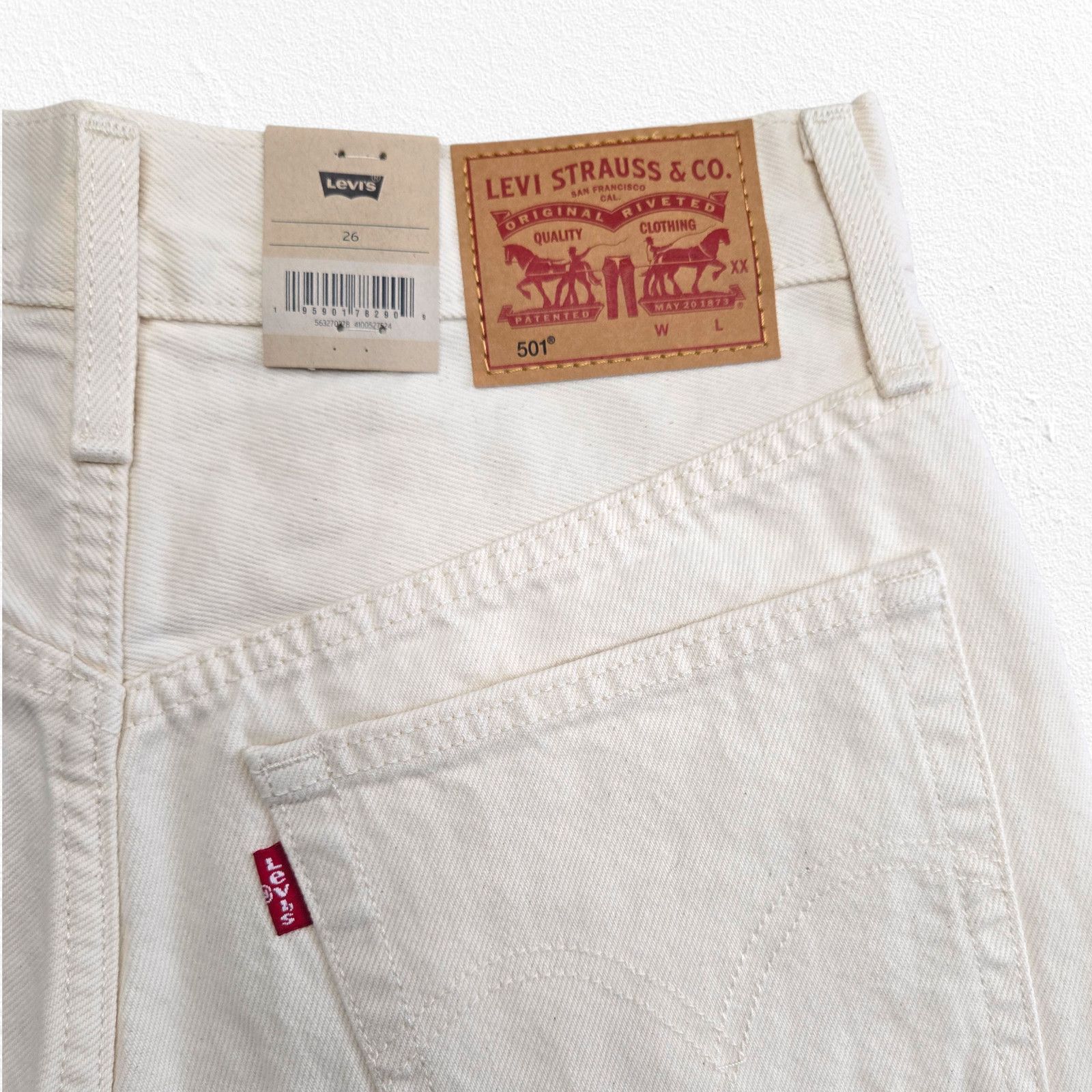 Levi's Levi’s 501 White Butterfly Cutoff Shorts Size 26 Size 26" / US 2 / IT 38 - 8 Thumbnail