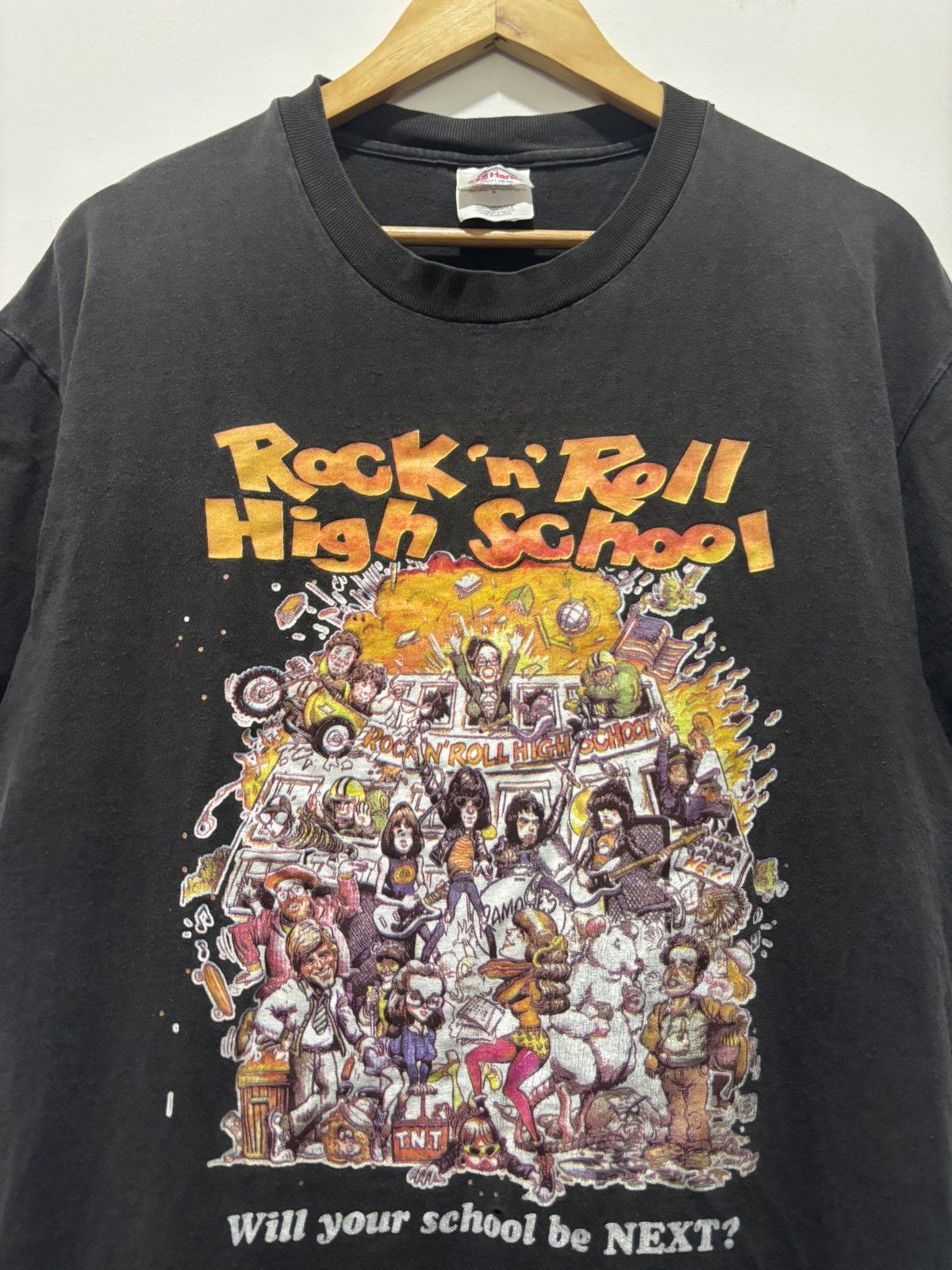 Vintage Vintage Ramones Rock N Roll High School Movie Tshirt Size US L / EU 52-54 / 3 - 2 Thumbnail