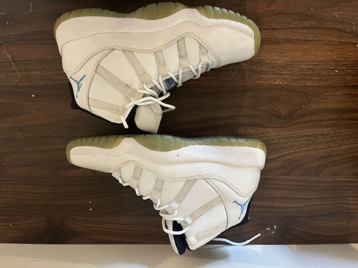 Nike Air Jordan 11 Retro Size US 6.5 / EU 39-40 - 2 Thumbnail