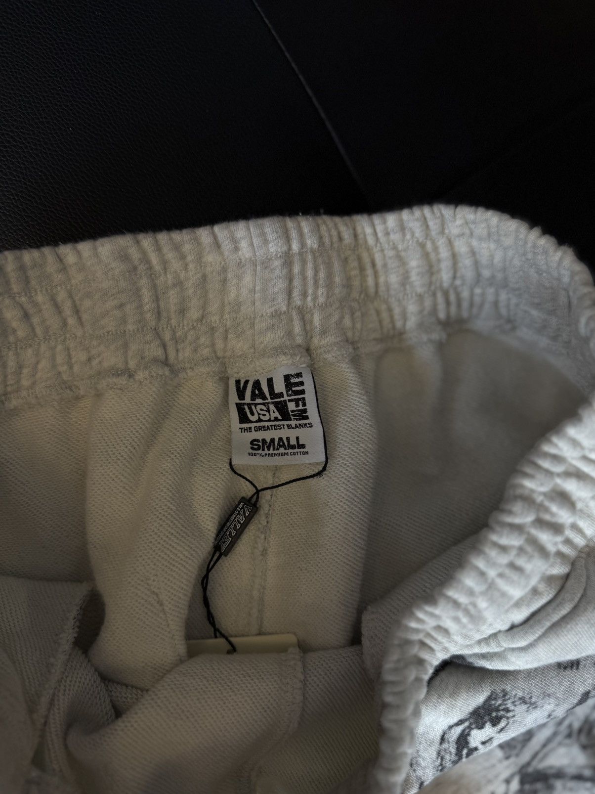 Vale Vale Valley Mural Sweatpants Size Small (NEW) Size US 30 / EU 46 - 7 Thumbnail