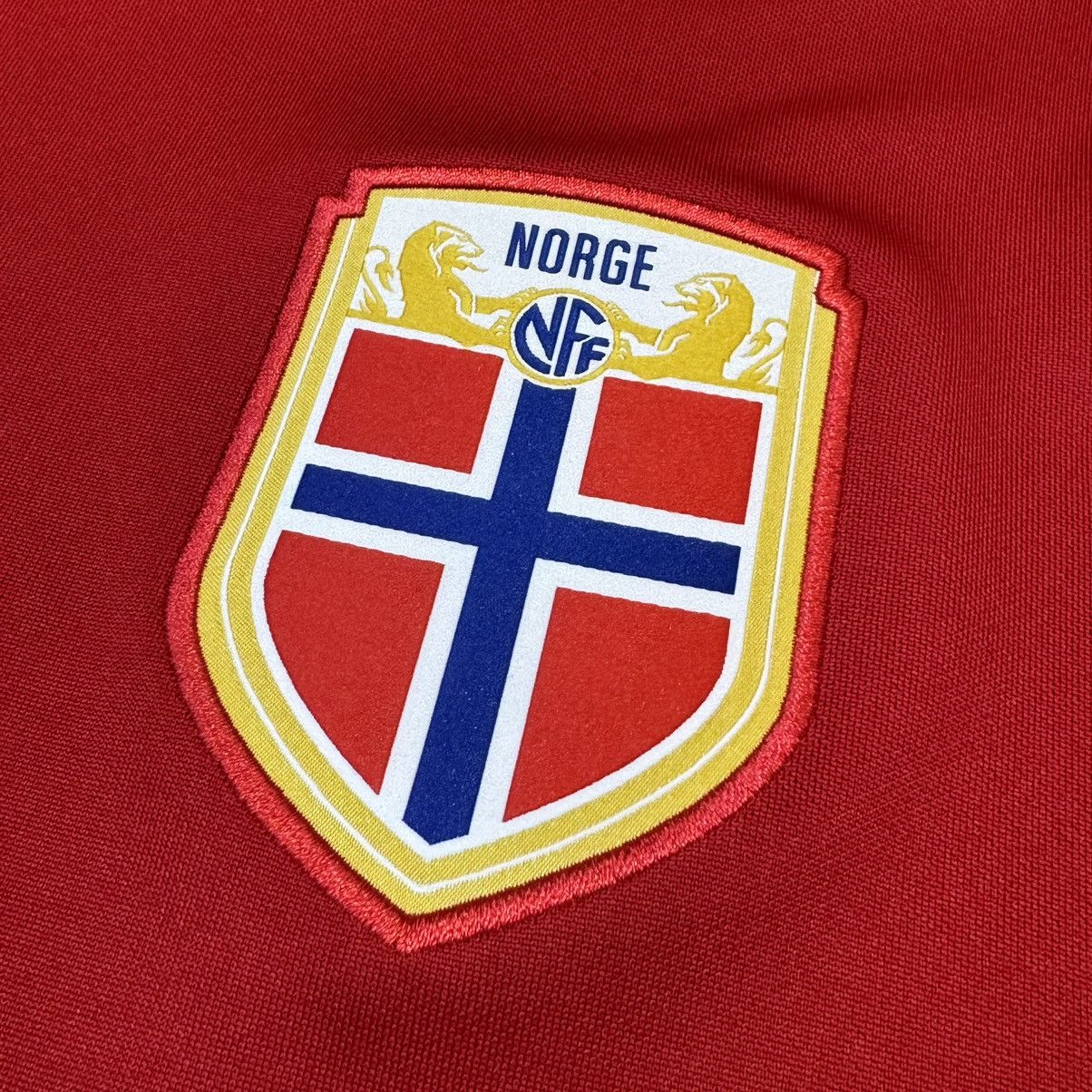 Nike Norway 20/21 home shirt #23 Haaland Size US L / EU 52-54 / 3 - 5 Thumbnail