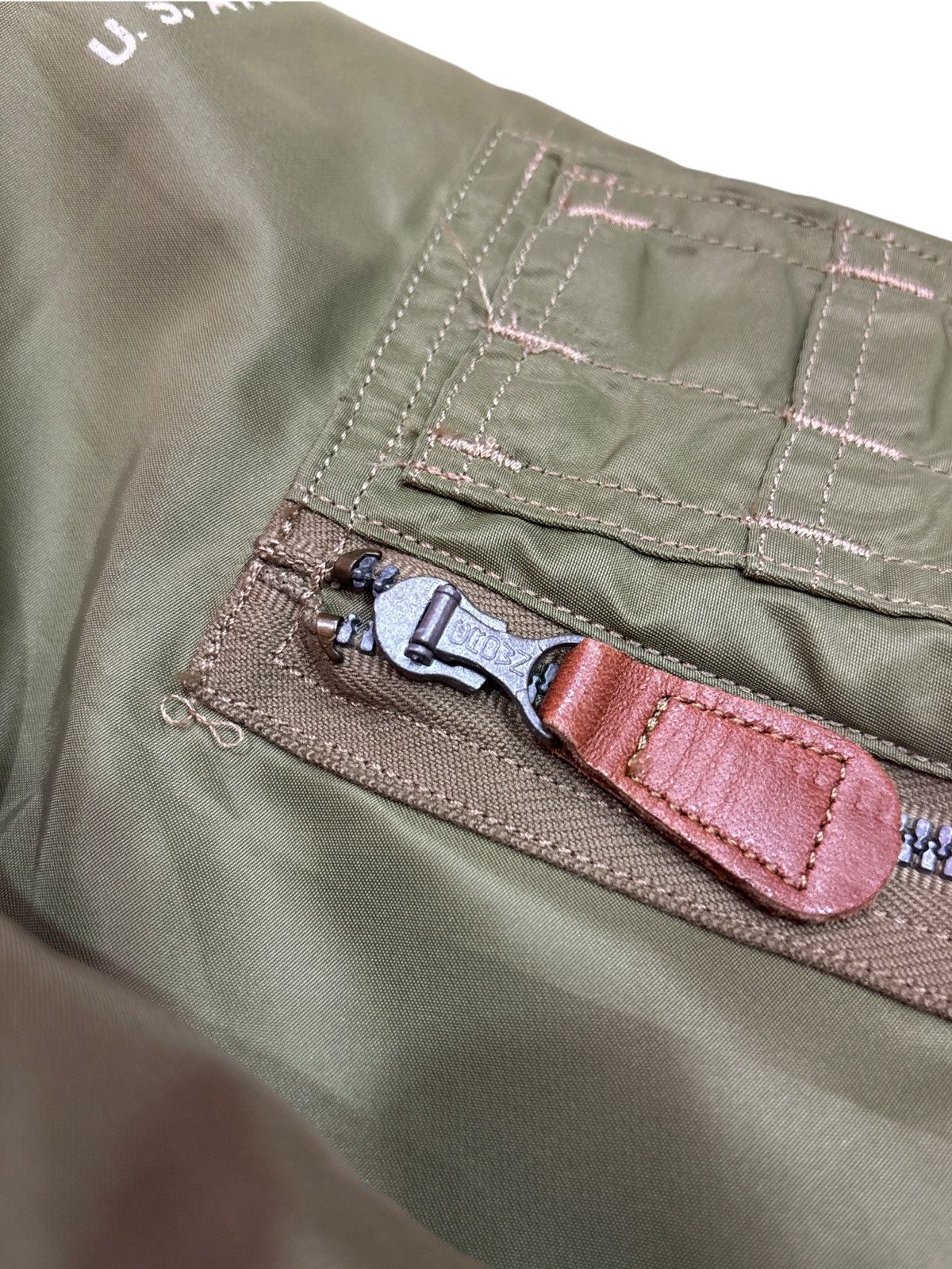 Buzz Rickson's × Toyo Enterprises BUZZ RICKSON'S L-2 Flight Jacket Ma-1 Toyo Enterprise Size US L / EU 52-54 / 3 - 4 Thumbnail