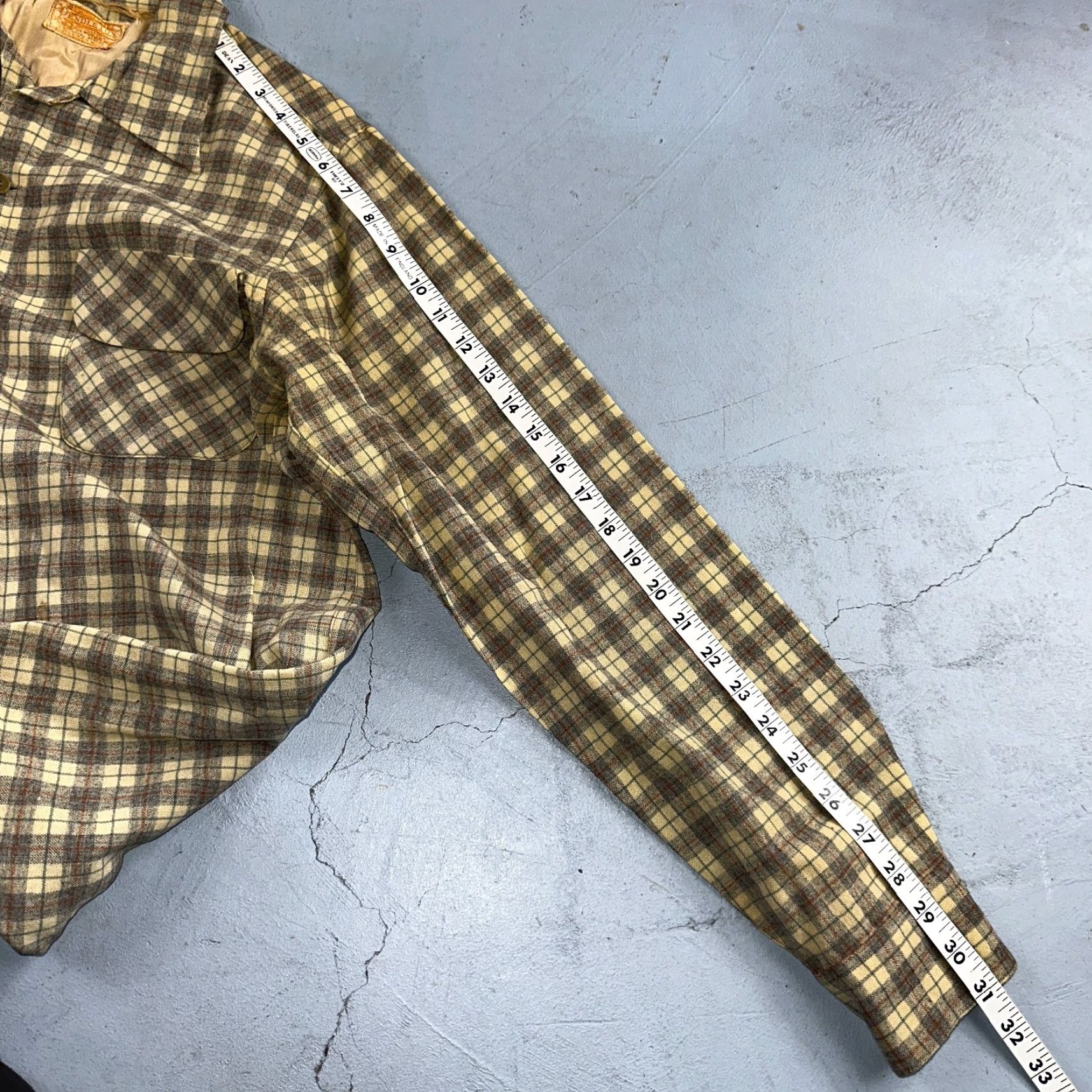 Pendleton VINTAGE Pendleton Board Shirt Plaid Wool Button Down Size M Gray 1960s Casual Mens Size US M / EU 48-50 / 2 - 7 Thumbnail