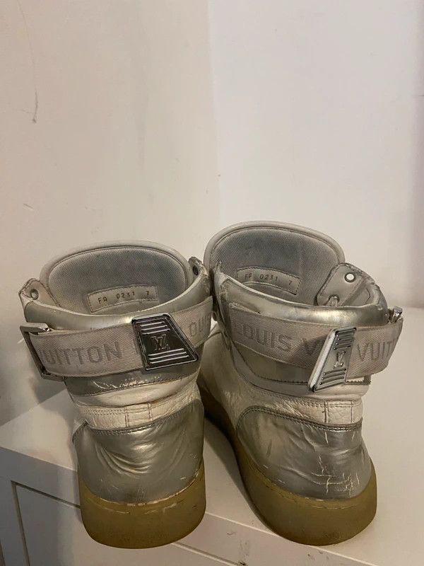 Louis Vuitton louis vuitton archival high top sneakers with big logo Size US 7.5 / EU 40-41 - 6 Thumbnail