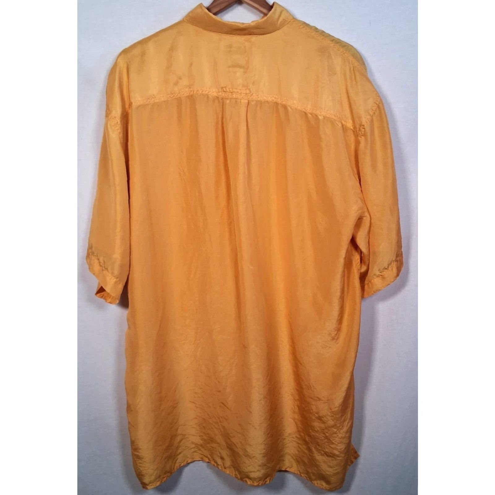 Vintage Vintage Silk Blouse Women Large Yellow Short Sleeve Read 1990s Reputation Silk Vintage Yes Brand Vintage 1990s Read Size L / US 10 / IT 46 - 2 Thumbnail