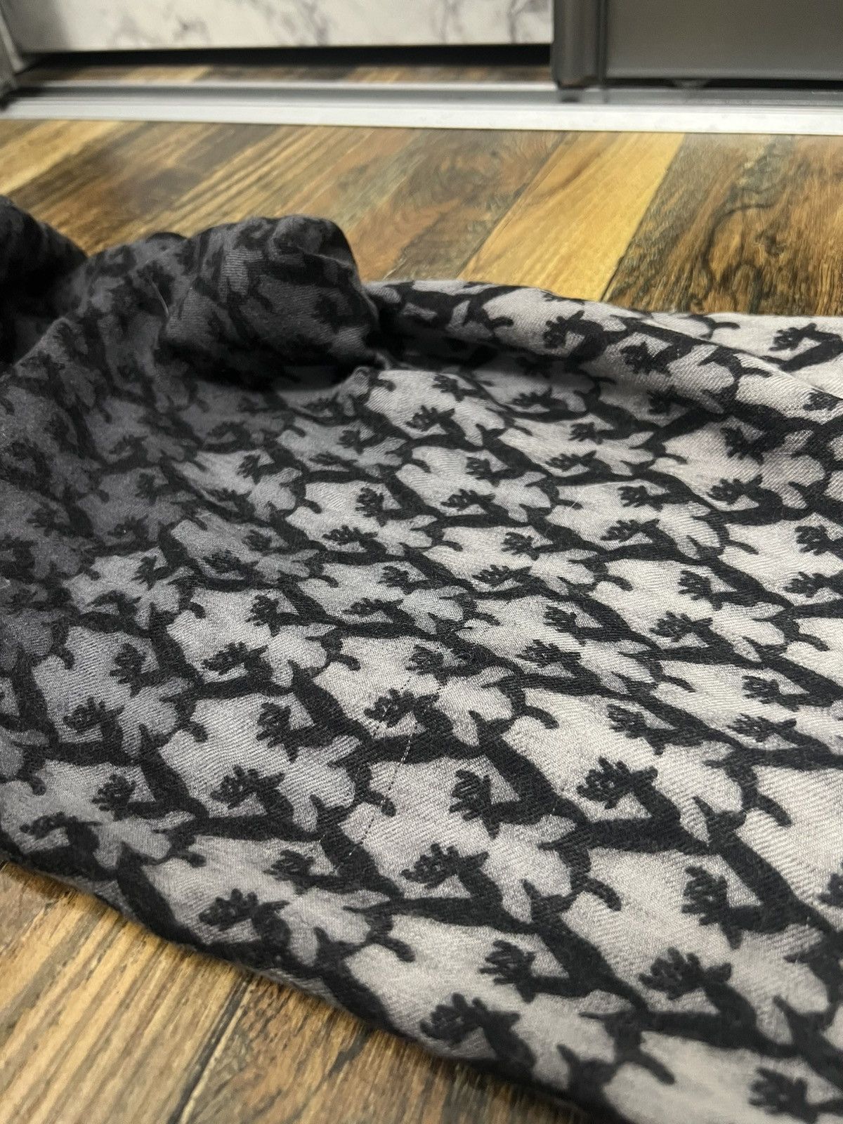 Gucci Reversible Gucci scarf with deer print Size ONE SIZE - 18 Thumbnail