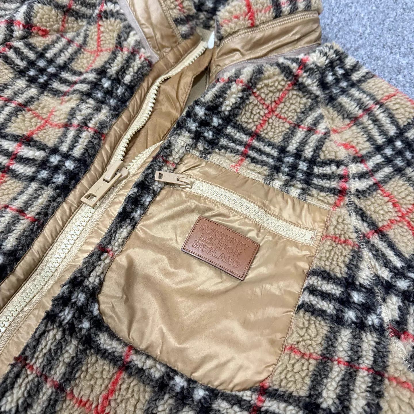 Burberry Burberry Teddy Fleece Check Jacket M 99 New Size M / US 6-8 / IT 42-44 - 3 Thumbnail