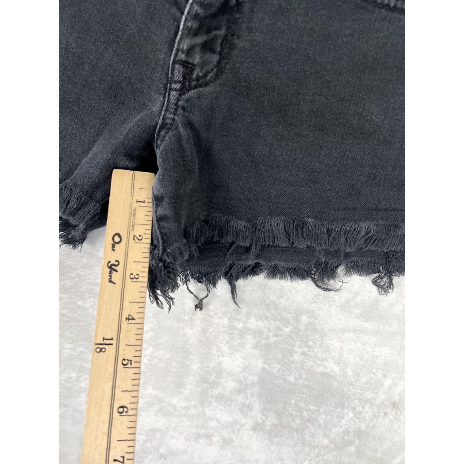American Eagle Outfitters VINTAGE American Eagle Shorts Womens 0 Black Hi-Rise Festival Denim Cutoff Fringe Size 25" / US 0 / IT 36 - 3 Thumbnail