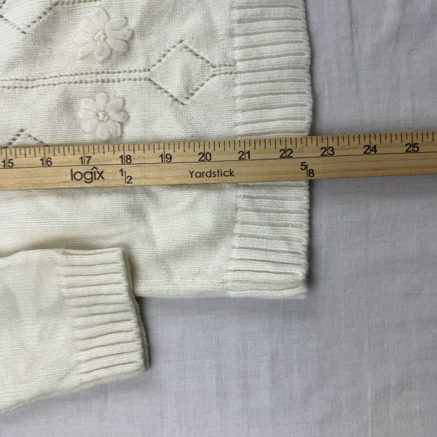 Vintage VINTAGE Eileen Cardigan Sweater Womens Large White Flowers Cute Fun Button Up Size L / US 10 / IT 46 - 6 Thumbnail