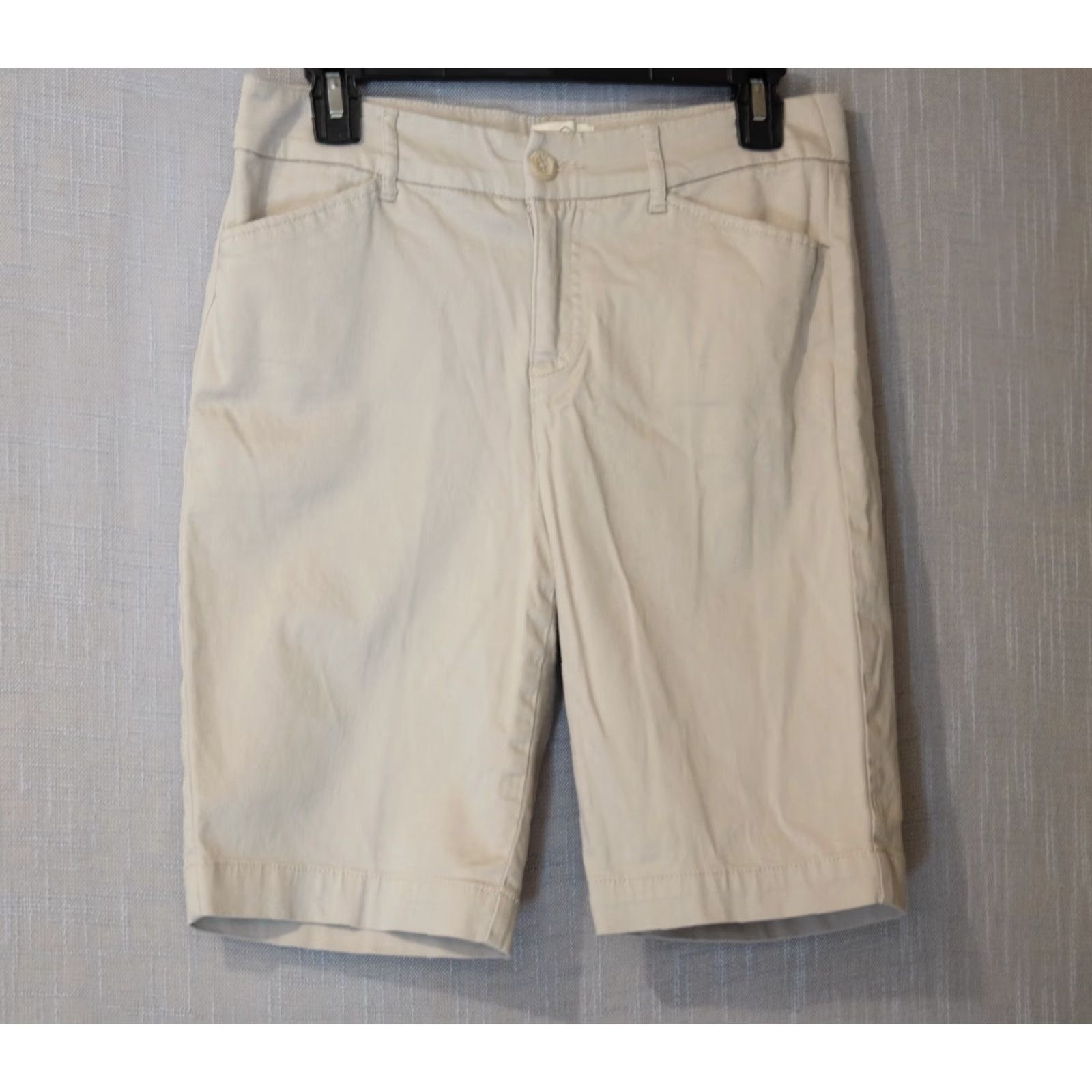 Vintage St. John's Bay Bermuda Shorts Beige Stretch Lightweight Women's 8 Bermuda Shorts Beige Stretch Lightweight Women's 8 Size 30" / US 8 / IT 44 - 2 Thumbnail
