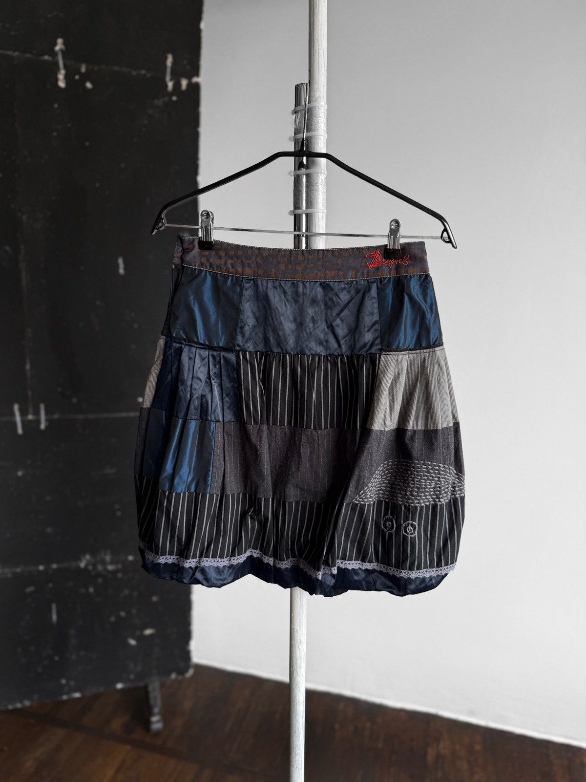 Designer × Desigual Desigual Womens Rare Patchwork Balloon Skirt Y2K Streetwear Size 27" / US 4 / IT 40 - 2 Thumbnail
