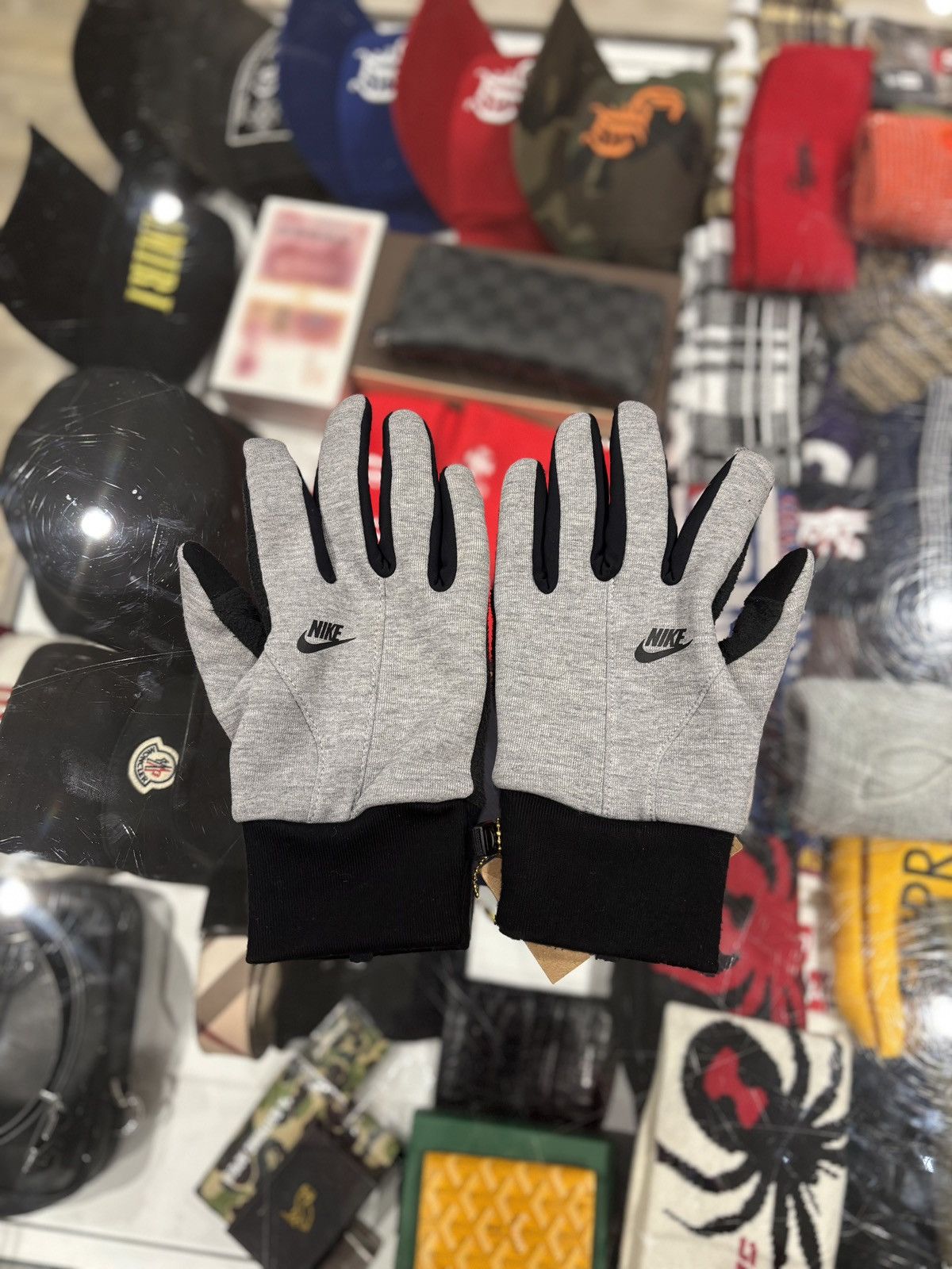 Nike Nike Tech Fleece Gloves Grey Size: M Size ONE SIZE - 1 Thumbnail