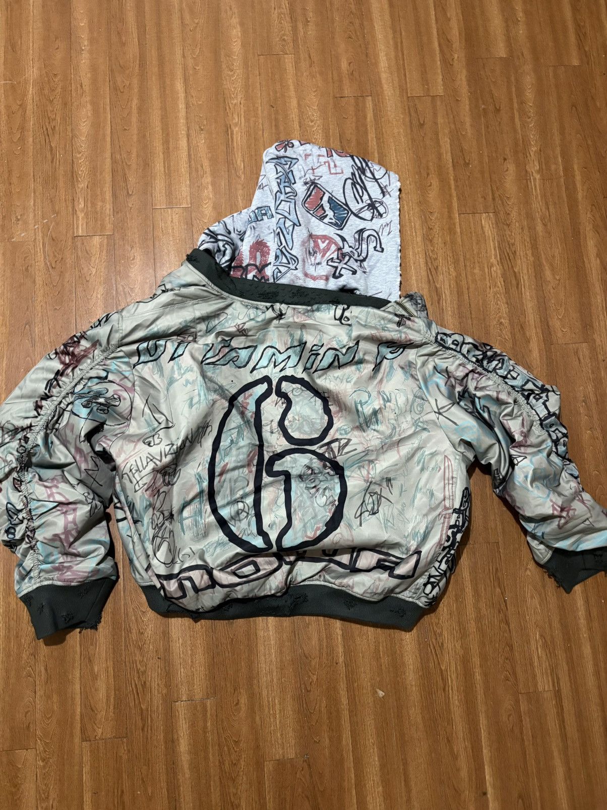 Mowalola Mowalola Graffiti Bomber with hood Size US L / EU 52-54 / 3 - 3 Thumbnail