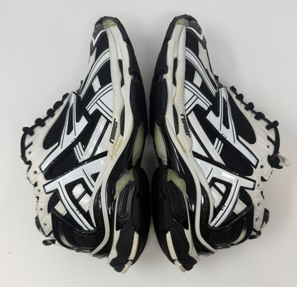 Balenciaga Balenciaga Runner Sneaker (Black/White) Size US 11 / EU 44 - 3 Thumbnail
