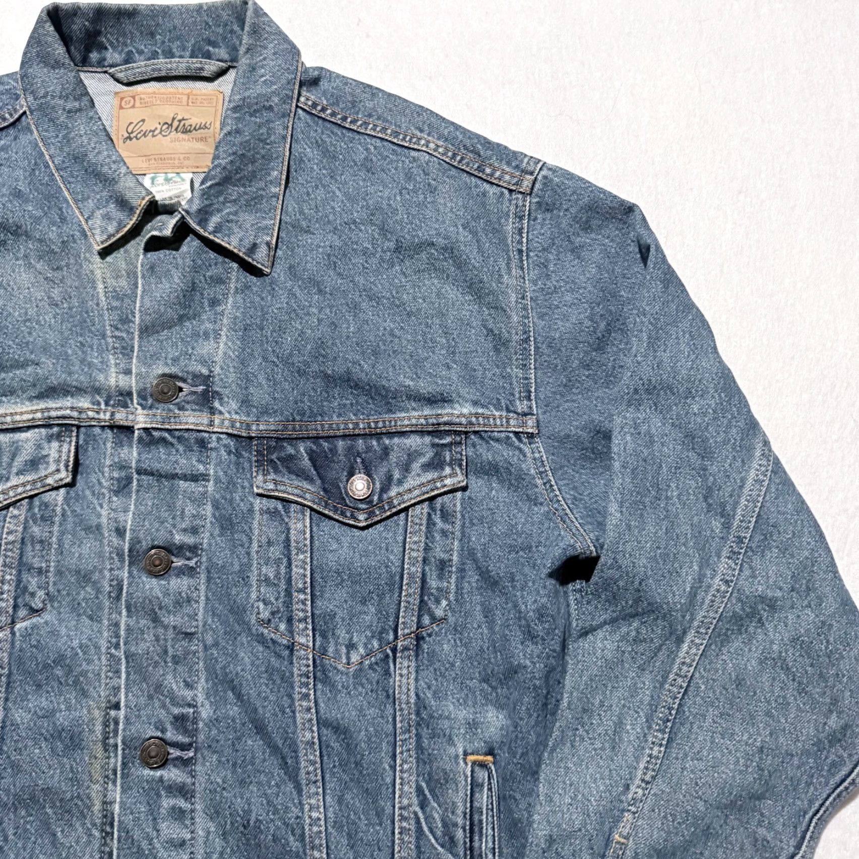 Levi's Vintage Levi Strauss & Co Trucker Jacket Men Blue Denim Retro Y2K Large Denim Jacket Mens Blue Vintage Levi’s Trucker Jacket, Regular Size L Size US L / EU 52-54 / 3 - 6 Thumbnail