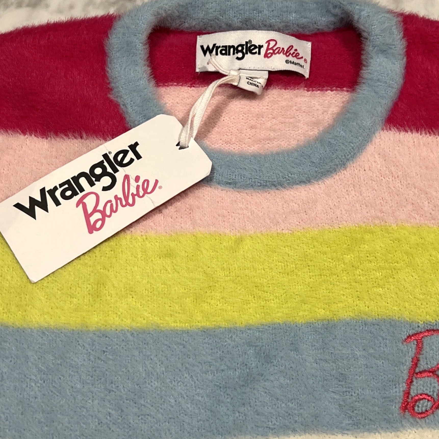 Wrangler WRANGLER BARBIE CROPPED FUZZY RAINBOW SWEATER Women Medium Stripe NWT Size M / US 6-8 / IT 42-44 - 4 Thumbnail