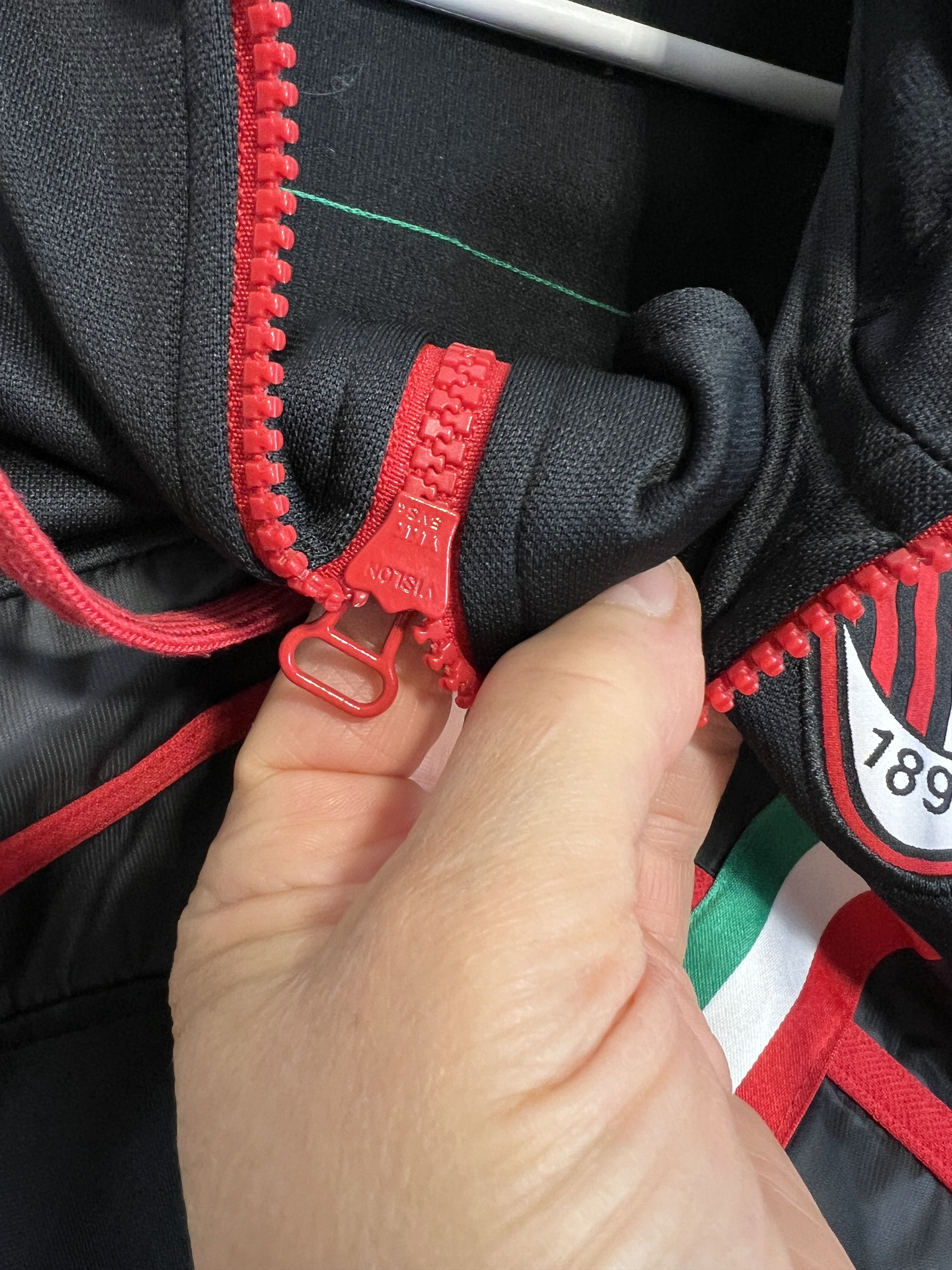 Adidas Vintage AC Milan Football Hooded Jacket Maglia Track Top Size US M / EU 48-50 / 2 - 4 Thumbnail