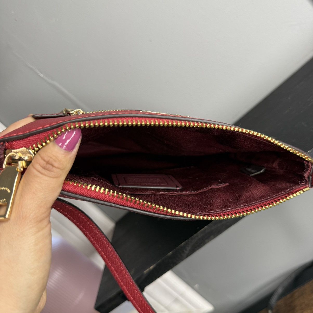 Coach Coach Red Leather Crossbody with Gold Hardware Size ONE SIZE - 7 Thumbnail