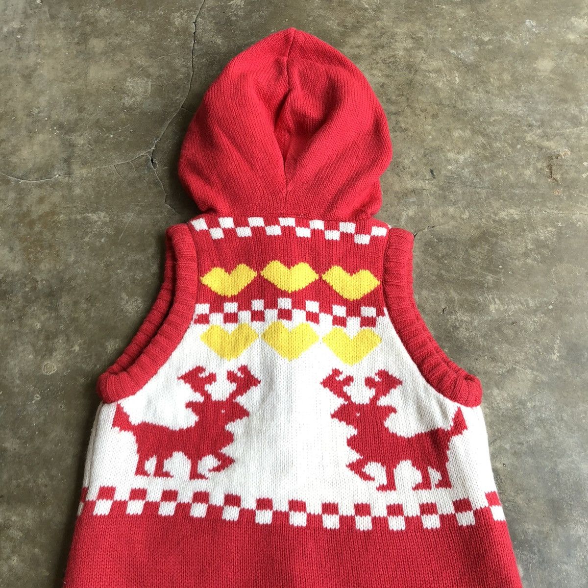 Japanese Brand 2000s Coelu Knit Deer Motif Fur Vest Red Ifsix Lgb Style Size US S / EU 44-46 / 1 - 12 Thumbnail