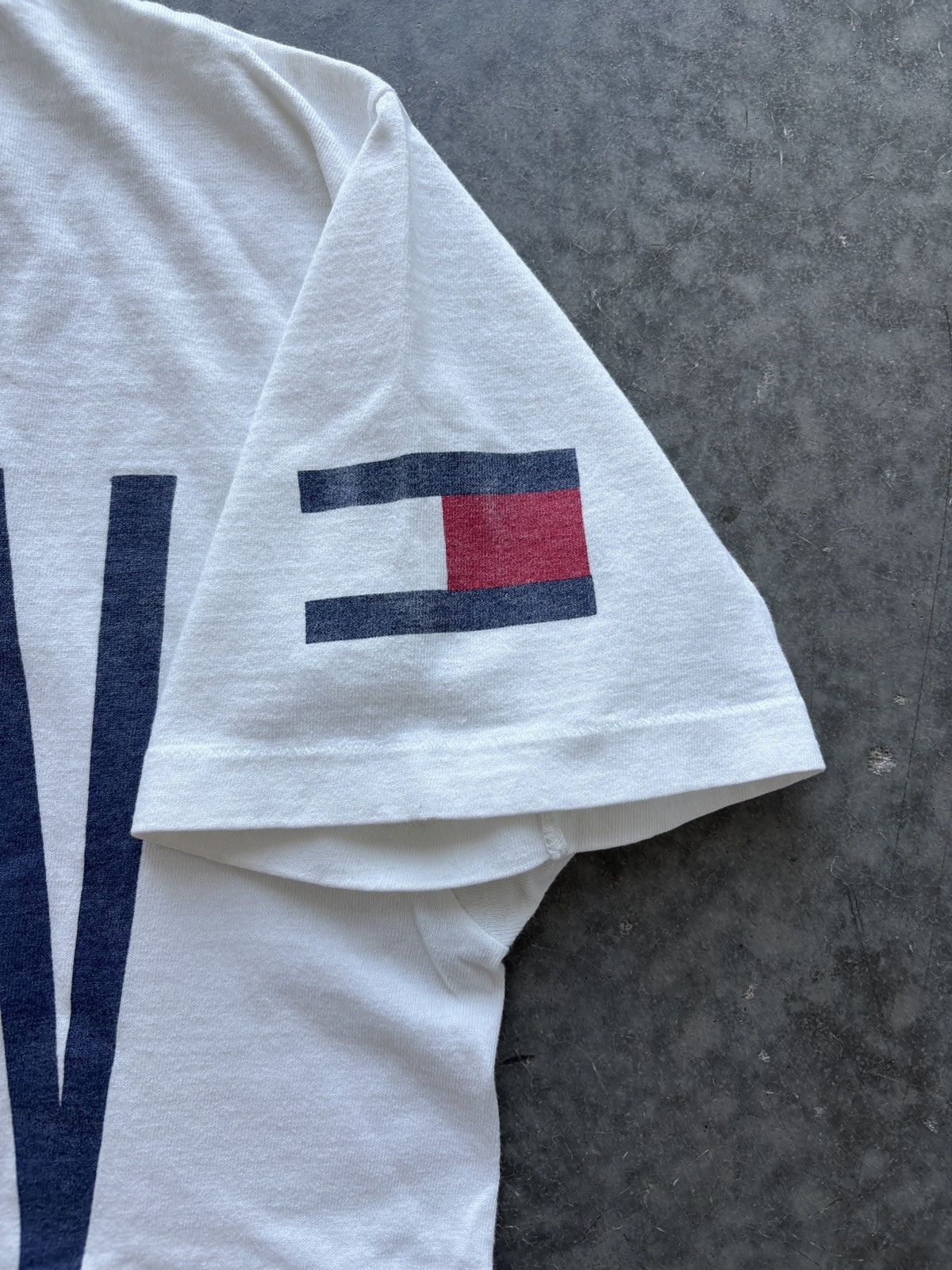 Tommy Jeans Vintage 90s Tommy Jeans Graphic Tee Double Sided Size US L / EU 52-54 / 3 - 3 Thumbnail