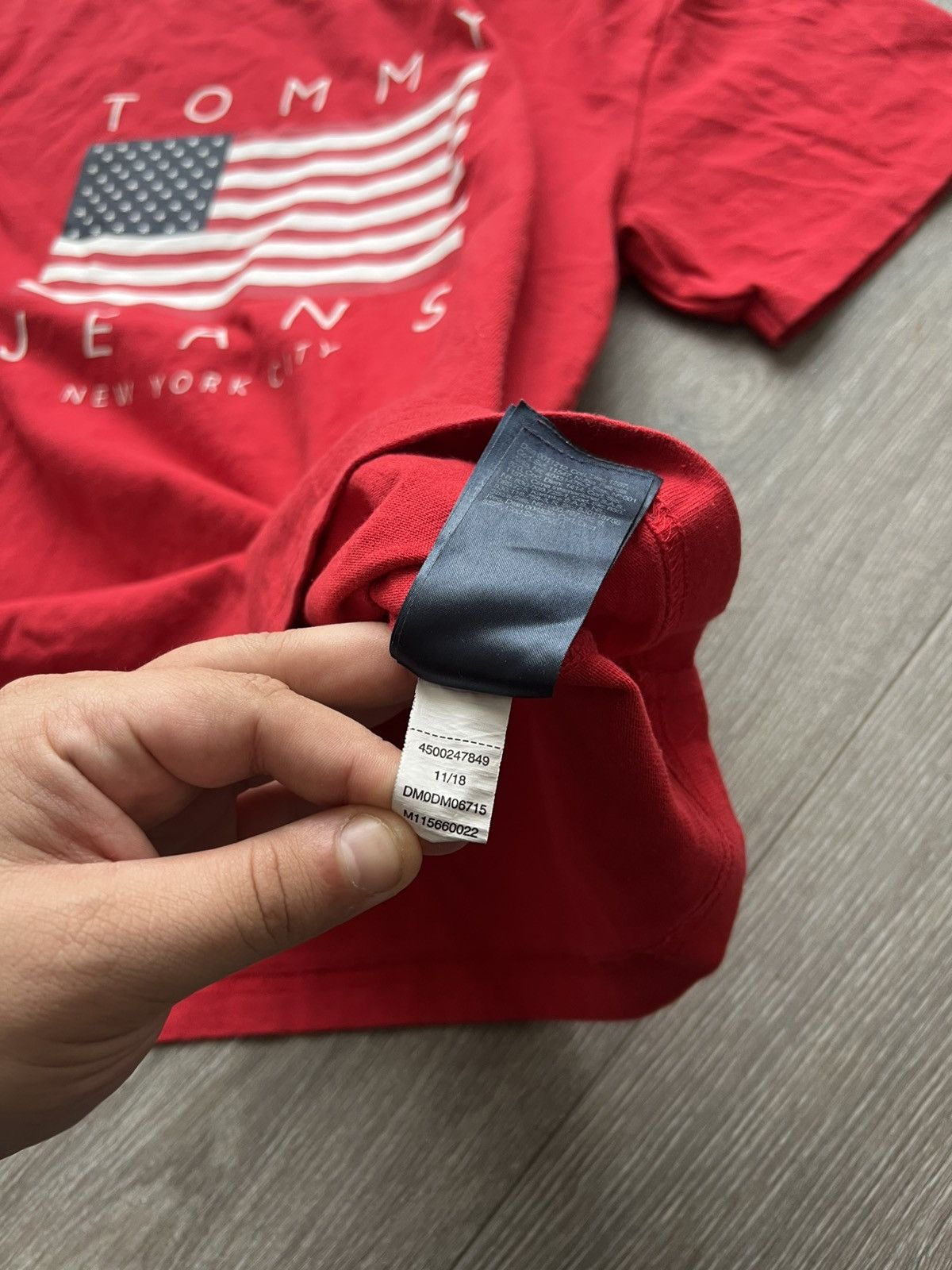 Tommy Jeans Tommy Jeans T-Shirt Size US L / EU 52-54 / 3 - 9 Thumbnail
