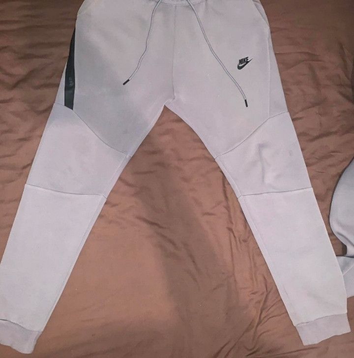 Nike Nike Tech Fleece Joggers - Gunsmoke grey+2nd season(2019) Size US 32 / EU 48 - 1 Thumbnail