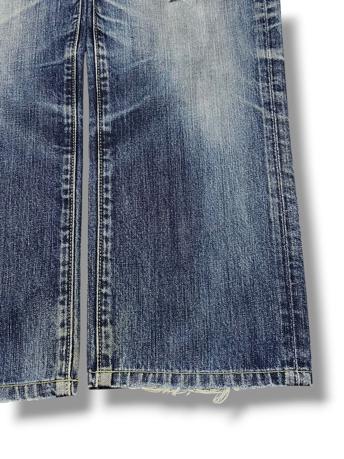 Uniqlo Vintage Uniqlo UJ - Faded Wash, Distressed Denim Size US 31 - 7 Thumbnail