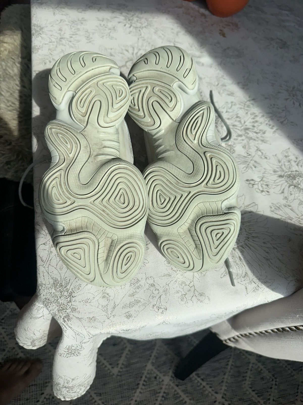 Adidas × Yeezy Yeezy 500 Salt Size US 9.5 / EU 42-43 - 11 Thumbnail