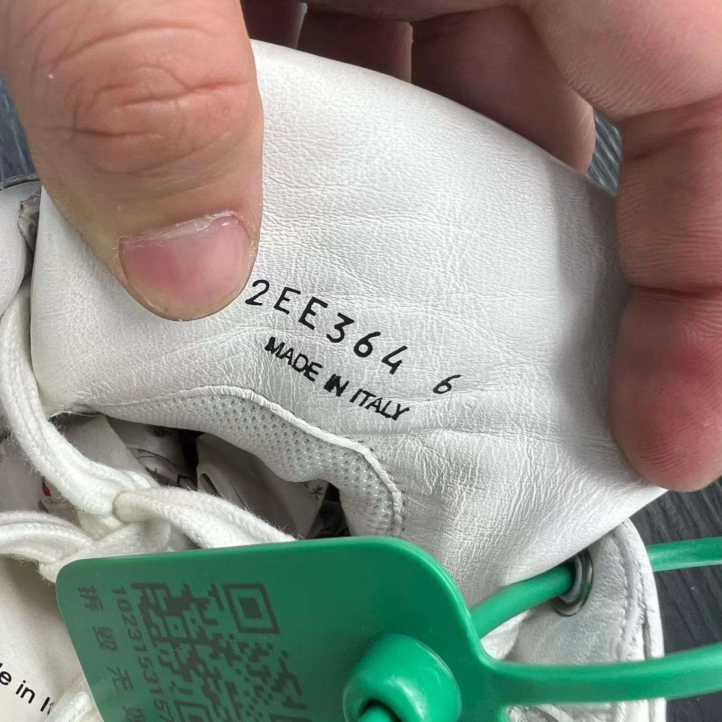 Prada Prada White Triangle Logo Sneakers 6/40 Size US 7 / EU 40 - 8 Thumbnail
