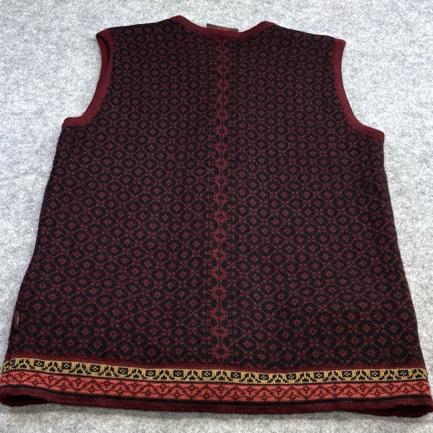 Vintage VINTAGE Telemark Nordic Wool Sleeveless Jumper Women’s Large Red Multi Knit Patterned Round Neck Cardigan Sleeveless, Velvet? Size L / US 10 / IT 46 - 2 Thumbnail