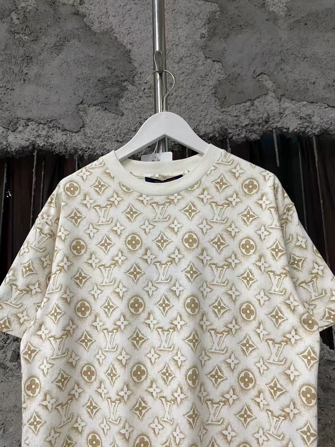 Louis Vuitton Louis Vuitton Monogram Print Short-Sleeve Size US 32 / EU 48 - 4 Thumbnail