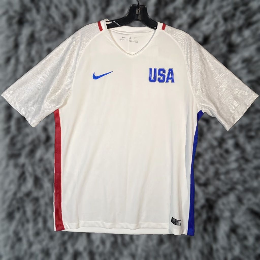 Nike Nike USA Soccer Jersey SHIMMER Sleeves Women Large L White Short Sleeve V-Neck Pullover Nike Dry Activewear Top Size L / US 10 / IT 46 - 1 Thumbnail